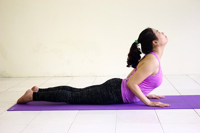 bài tập yoga chào mặt trời buổi sáng